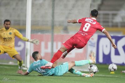  مهاجم گلزن پیام داد: حاضرم با پرسپولیس سفید امضا کنم