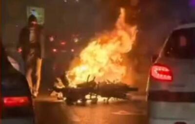 فیلم/ اغتشاشگران به پیک موتوری هم رحم نکردند