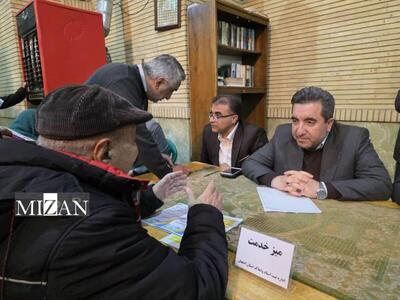 میز خدمت ثبتی رئیس سازمان ثبت اسناد و املاک کشور در مسجد بلال اصفهان برگزار شد