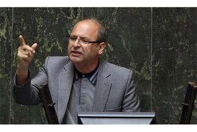 نوری قزلجه توان مدیریت وزارت جهاد کشاورزی را ندارد