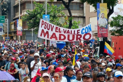 تظاهرات گسترده مردم ونزوئلا در حمایت از نیکلاس مادورو