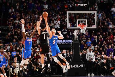 بسکتبال NBA | اوکلاهما آن غول بی‌شاخ‌ودمی که فکر می‌کردیم نبود - پارس فوتبال