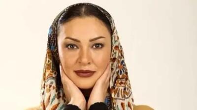  عکس| سفر به ایام قدیم؛ چهرۀ «زیبا بروفه» در 50 سالگی در پشت صحنه یک سریال جدید