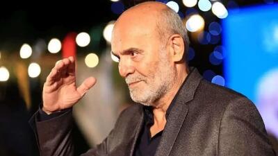  نگاهی به استایل خانواده جمشید هاشم پور در اختتامیه جشنواره فیلم شهر / قاب زیبایی که از بازیگر مشهور و همسر و دخترش وایرال شد