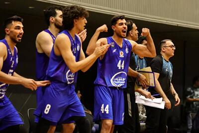 طلسم شکست‌های استقلال شکست | صعود آبی‌ها به جمع صدرنشینان لیگ بسکتبال