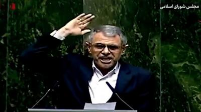 شعار در مجلس: آذربایجان شرف دی، پهلوی بی‌شرف دی