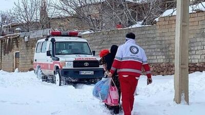  نجات جان ۱۱مادر باردار و ۶کودک در برف آذربایجان‌غربی