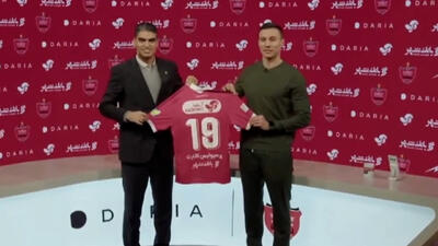 لحظه عقد قرارداد سرگیف با پرسپولیس