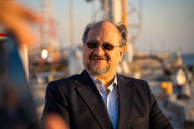 شریعتمداری: هلدینگ خلیج‌فارس ۱۰۰ درصد تعهدات ارزی خود را انجام داده است