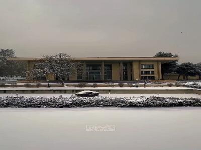  کاخ نیاوران در یک روز برفی