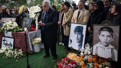 تصاویری تازه از خاکسپاری بهرام بیضایی