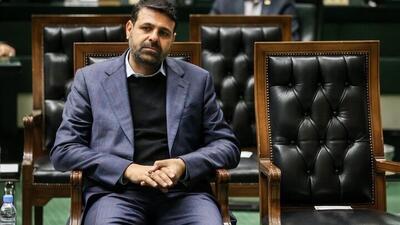  نماینده مردم تهران در مجلس، خواستار ساختن بمب اتم شد/ یا باید ‎بازدارندگی هسته‌ای داشته باشیم یا برای قربانی‌شدن آماده شویم