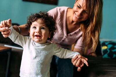  چگونه دوستِ صمیمی فرزندمان باقی بمانیم؟/ ۷ نکته کلیدی