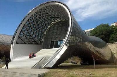 معماری این سالن موسیقی همه را متوقف می‌کند