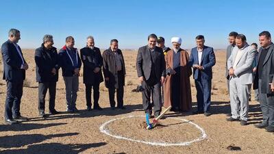  ساخت نیروگاه خورشیدی ۵۰ مگاواتی در بویین زهرا آغاز شد