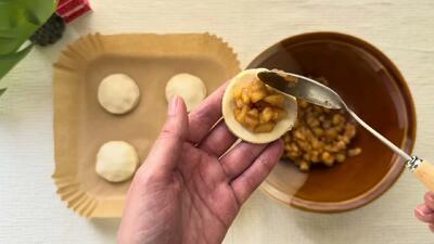  طرز تهیه پای سیب لقمه ای خونگی در ۱۰ دقیقه