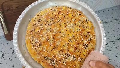  این نون بدون تخم مرغ و شیره ولی عالی در میاد / نون خوشمزه فقط با آب و آرد !