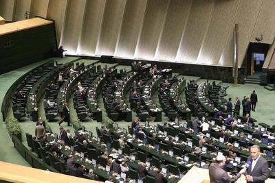 انتقاد از عملکرد دولت در تخصیص تسهیلات اشتغال‌زایی/ منابع در بانک‌ها رسوب شده اما جوانان در صف هستند/ نماینده مینودشت از توضیحات وزیر اقتصاد قانع شد