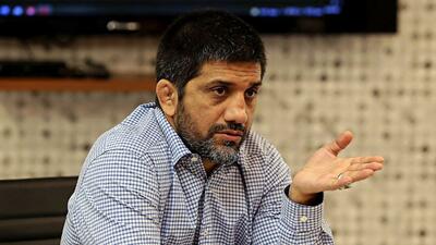  علیرضا دبیر تنها رئیس غایب