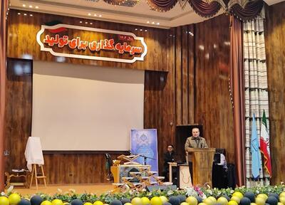  تمسک به قرآن و ولایت، رمز هدایت و سلامت جامعه است