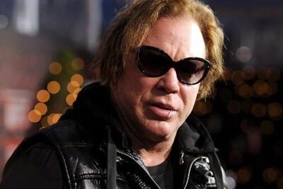 گل‌ریزان برای بازیگر مشهور برای پول اجاره خانه