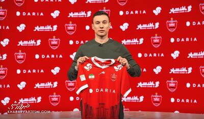  بمب شادی به پرسپولیس رسید/ اولین تصویر از حضور مهاجم ازبک در تمرین سرخ‌ها +عکس