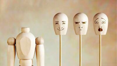 چرا بعضی افراد احساساتشان را اغراق آمیز نشان می دهند؟