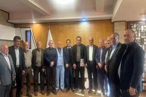  تاکید بر درمان رایگان بازنشستگان در جلسه با رئیس کمیسیون اجتماعی - مجله اینترنتی کولاک