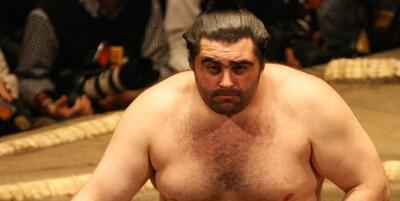 آشنایی با لوان ساگوریا یا کوکای فوتوشی؛ کشتی‌گیر گرجستانی سومو با ریش خوش‌یمن و نام «دریای سیاه» - پارس فوتبال