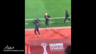 ویدیو| رقیب قلعه نویی با این حرکت جنجالی محروم می‌شود؟! - پارس فوتبال