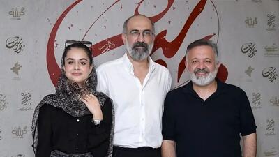  فیلم/ نگاهی به تیپ و استایل شیک سلبریتی ها در اکران فیلم «ناتوردشت»/ از درخشش آقای هزینه ایران، هادی حجازی فر و ترنم کرمانیان تا حضور  دختردهه 90 ارغوان عزیزی