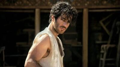  فیلم/ نوید پورفرج رحیم نجار می گوید: چربی بدنم رو به 7 درصد رسوندم؛ خیلی آسیب دیدم وقتی که سکانس بلند کردن کنده رو ضبط میکردیم دستم آسیب جدی دید!