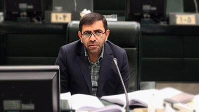 حسینی: ۱۰.۵ همت در بانک‌های کشور رسوب کرده است /چرا جوانان برای ۱۰۰ میلیون وام اشتغال باید ۳ سال در نوبت باشند + فیلم