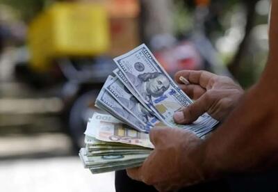 قیمت دلار، یورو و سایر ارزها امروز سه شنبه ۱۶ دی/ حواله دلار یک‌باره ۴۴ هزار تومان گران شد،اسکناس دلار از ۱۴۵ هزار تومان گذشت