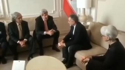 جان کری در مراسم عزاداری پدر حسن روحانی