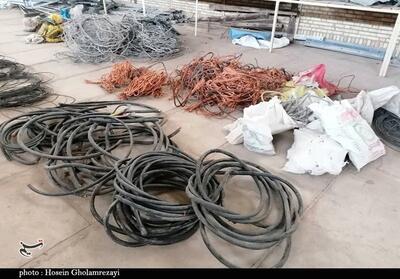 مردم فریاد می‌زنند؛ سارقان سرقت می‌کنند - تسنیم