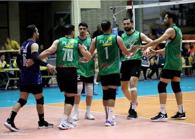  وسط بحران به مدعی قهرمانی برخورد کردند