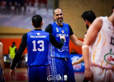 بمب استقلال زیر سبد مهگل ترکید!