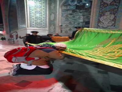  دلتنگی معتکفین حرم امام رضا(ع) هنگام خداحافظی