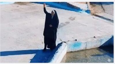  مصاحبه با بانویی که یک‌تنه مقابل اغتشاشگران ایستاد