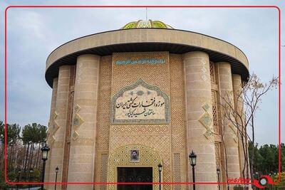 لحظه افتتاح موزه کشتی با حضور احمد دنیامالی و رضا صالحی امیری