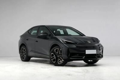 معامله ۳۰ دستگاه فولکس‌واگن ID-UNYX 6 اولترا در بورس کالا