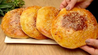  طرز تهیه نان پنیری خونگی؛ ساده، سریع، محشر