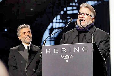 هشدار دل‌تورو درباره خطر فاشیسم