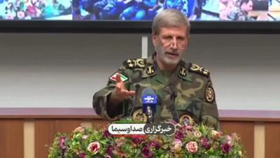 سرلشکر حاتمی، فرمانده کل ارتش: اعتراضات صنفی مردم ایران به ترامپ و نتانیاهو چه ربطی دارد که دخالت می‌کنند