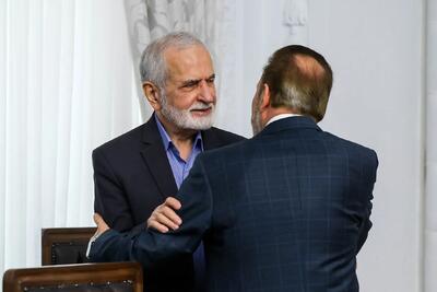 واعظی: گفت‌وگو با مردم و اصلاحات جسورانه تنها راه عبور از بحران اقتصادی و اجتماعی است