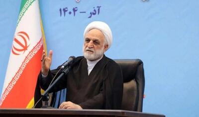 رئیس قوه قضائیه: قابل کتمان نیست که بازاریان ما به برخی اجرائیات معترض هستند، اما این موضوع به منزله مقابله آن‌ها با نظام نیست/ بازاریان چنانچه اعتراضی دارند، از سر دلسوزی و دغدغه‌مندی است