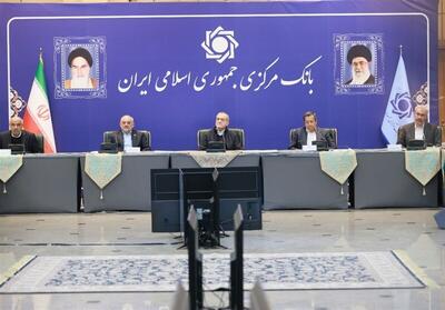 پزشکیان به بانک‌مرکزی رفت / برگزاری کارگروه تضمین امنیت غذایی و بهبود معیشت مردم