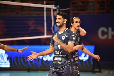 صعود شهداب به صدر با کمک چادرملو و باخت‌های ادامه دار استقلال