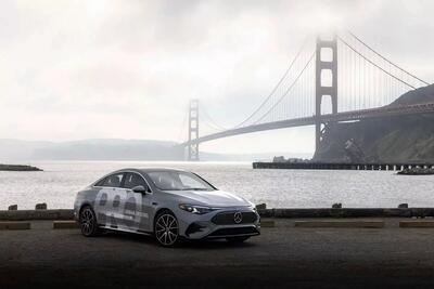 مرسدس بنز رانندگی بدون دست در شهر را با چند شرط ممکن می‌کند